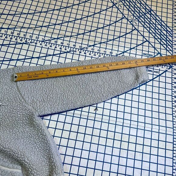 Broken Promises "Love Now Cry Later" Fleece Sherpa Crop Hoodie Size Large - Picture 11 of 11